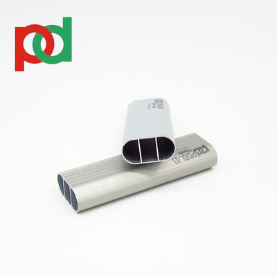 Dịch vụ cắt tùy chỉnh Hồ sơ nhôm màu vân gỗ cho Khung cửa trượt tủ quần áo Đường ray trên và dưới